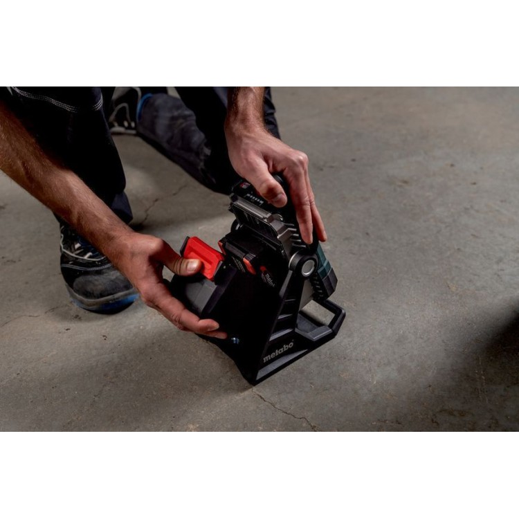 Акумуляторний прожектор Metabo BSA 18 LED 4000 каркас - фото 2